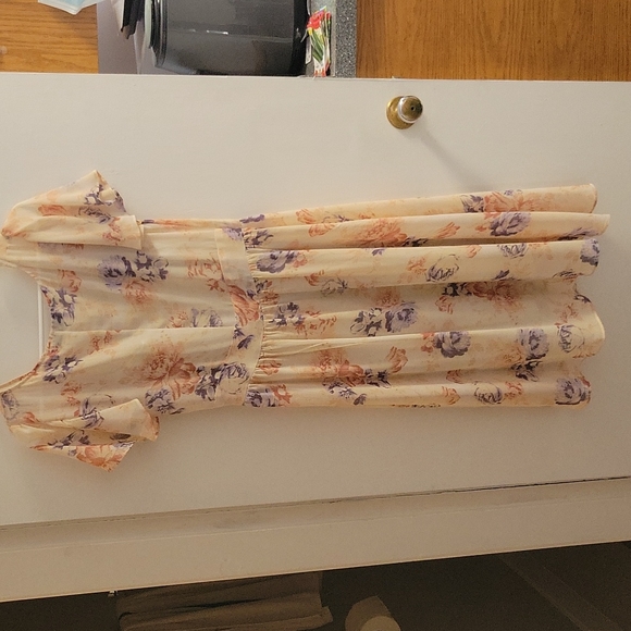 Floral midi dress - Picture 2 of 3